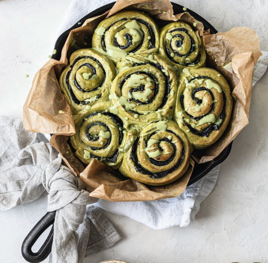Matcha Green Tea Breakfast Buns with Black Sesame Swirl | Mizuba Tea Co.