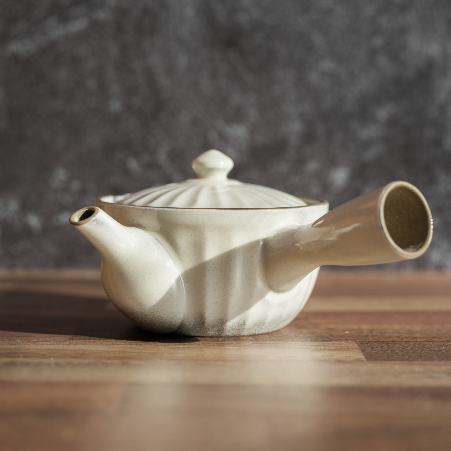 秀湖壺　森下要三　壺　花器Japanese traditional crafts Nankei Chrysanthemum Kyusu with Stainless Steel Strainer – Mizuba
